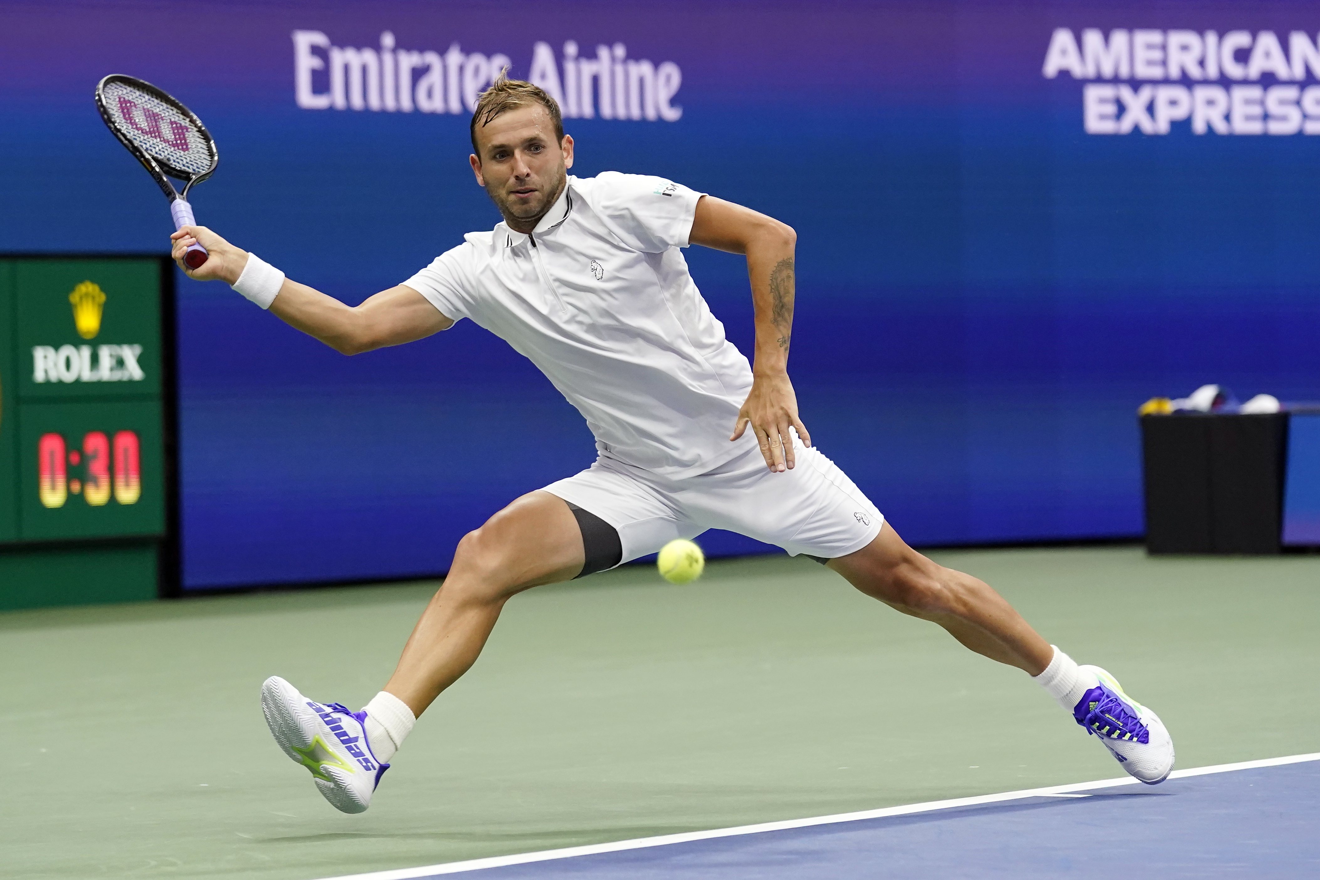 英国网球队强势西班牙网球队,梅德韦杰夫关键制胜的简单介绍 英国网球队强势西班牙网球队,梅德韦杰夫关键制胜的简单介绍