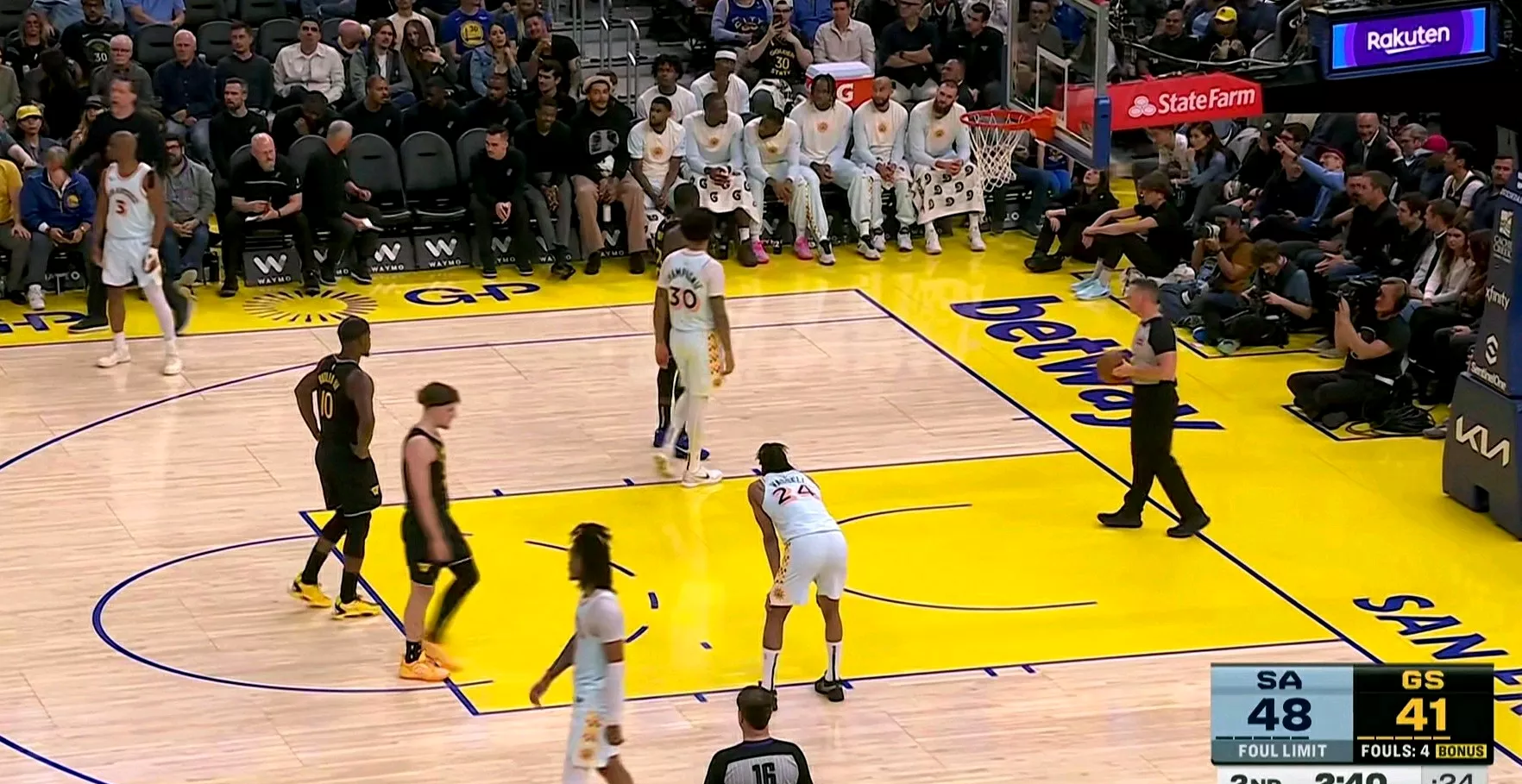 包含马刺鏖战独行侠,汉密尔顿打破历史纪录的词条 包含马刺鏖战独行侠,汉密尔顿打破历史纪录的词条