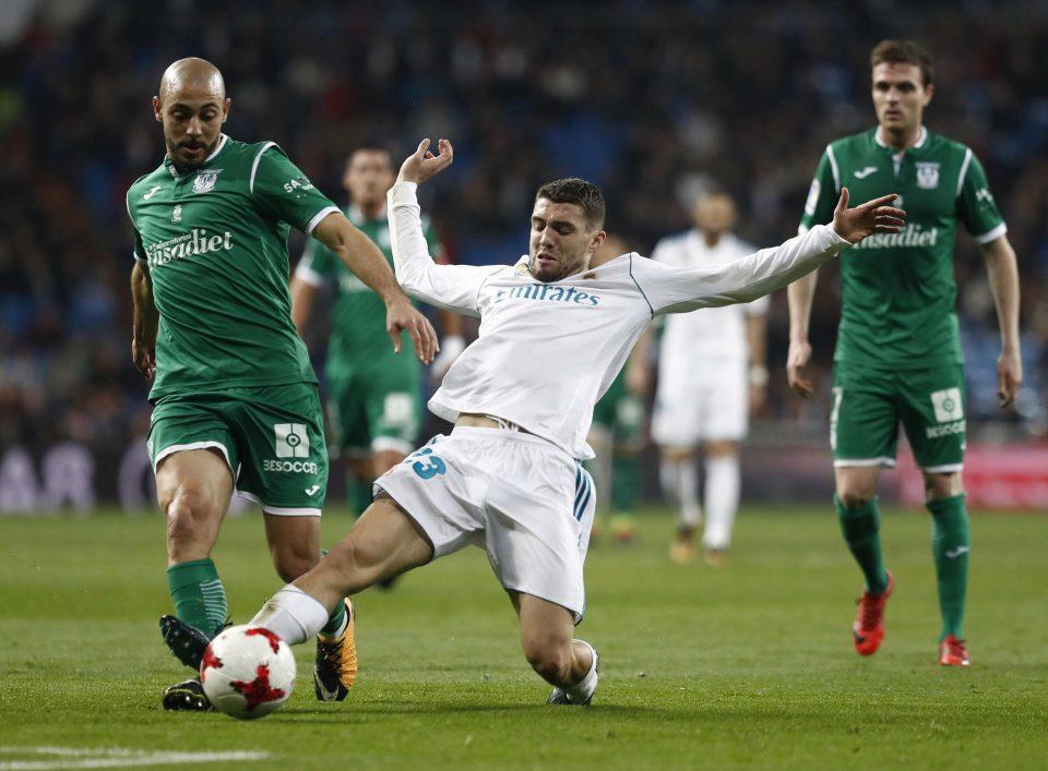 拜仁绝地反击曼联，科瓦契奇三分雨点燃全场