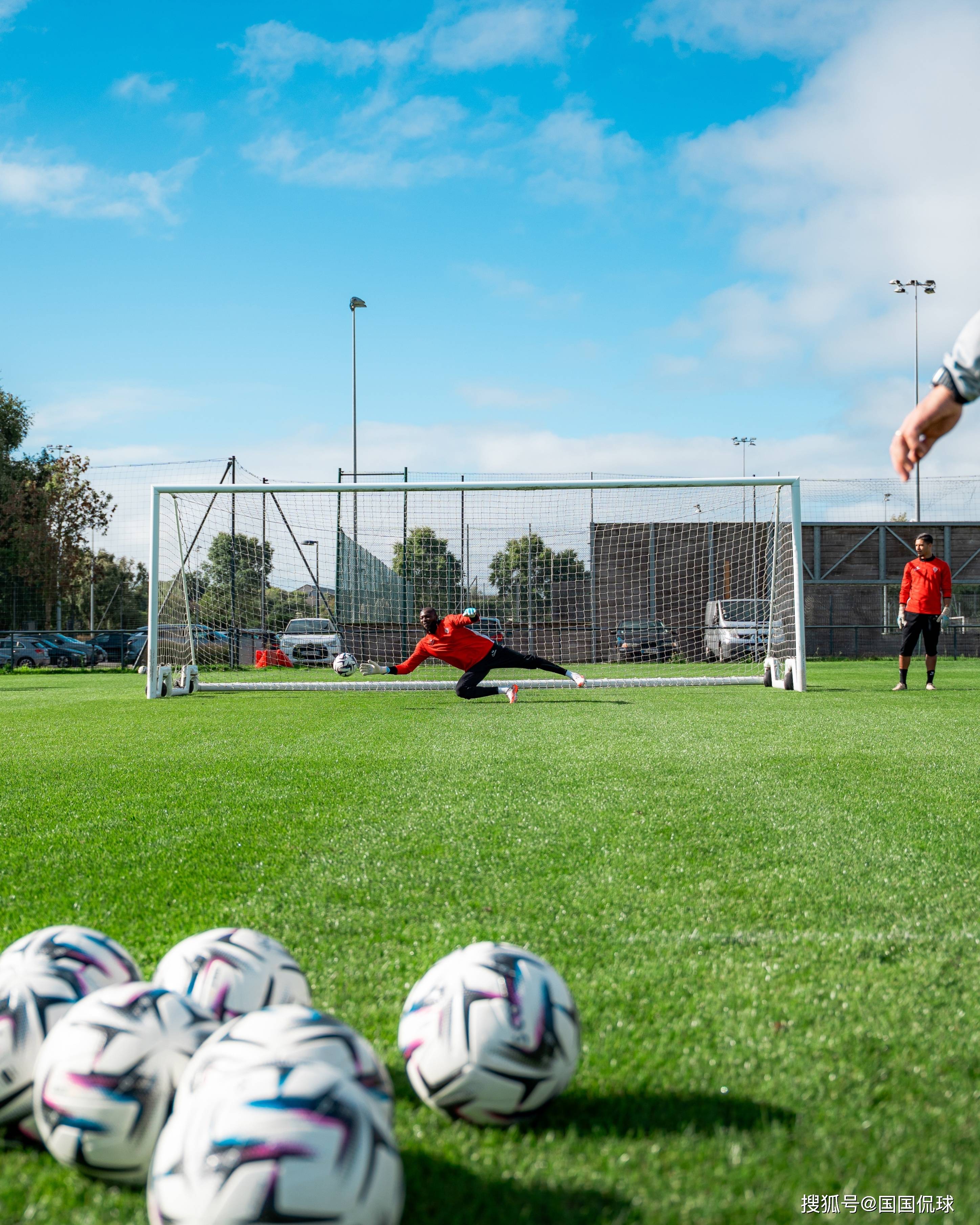 里昂主场逼平昂热,难取三分的简单介绍 里昂主场逼平昂热,难取三分的简单介绍