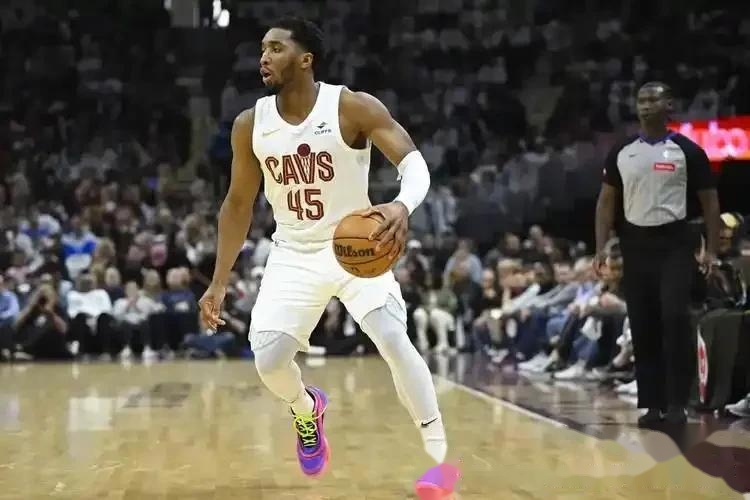 多诺万米切尔爆发36分,率领球队击败对手的简单介绍 多诺万米切尔爆发36分,率领球队击败对手的简单介绍