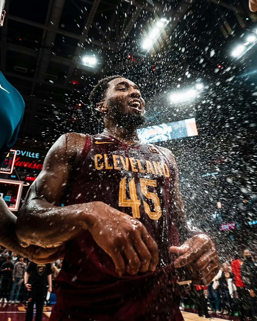 多诺万米切尔爆发36分,率领球队击败对手的简单介绍 多诺万米切尔爆发36分,率领球队击败对手的简单介绍