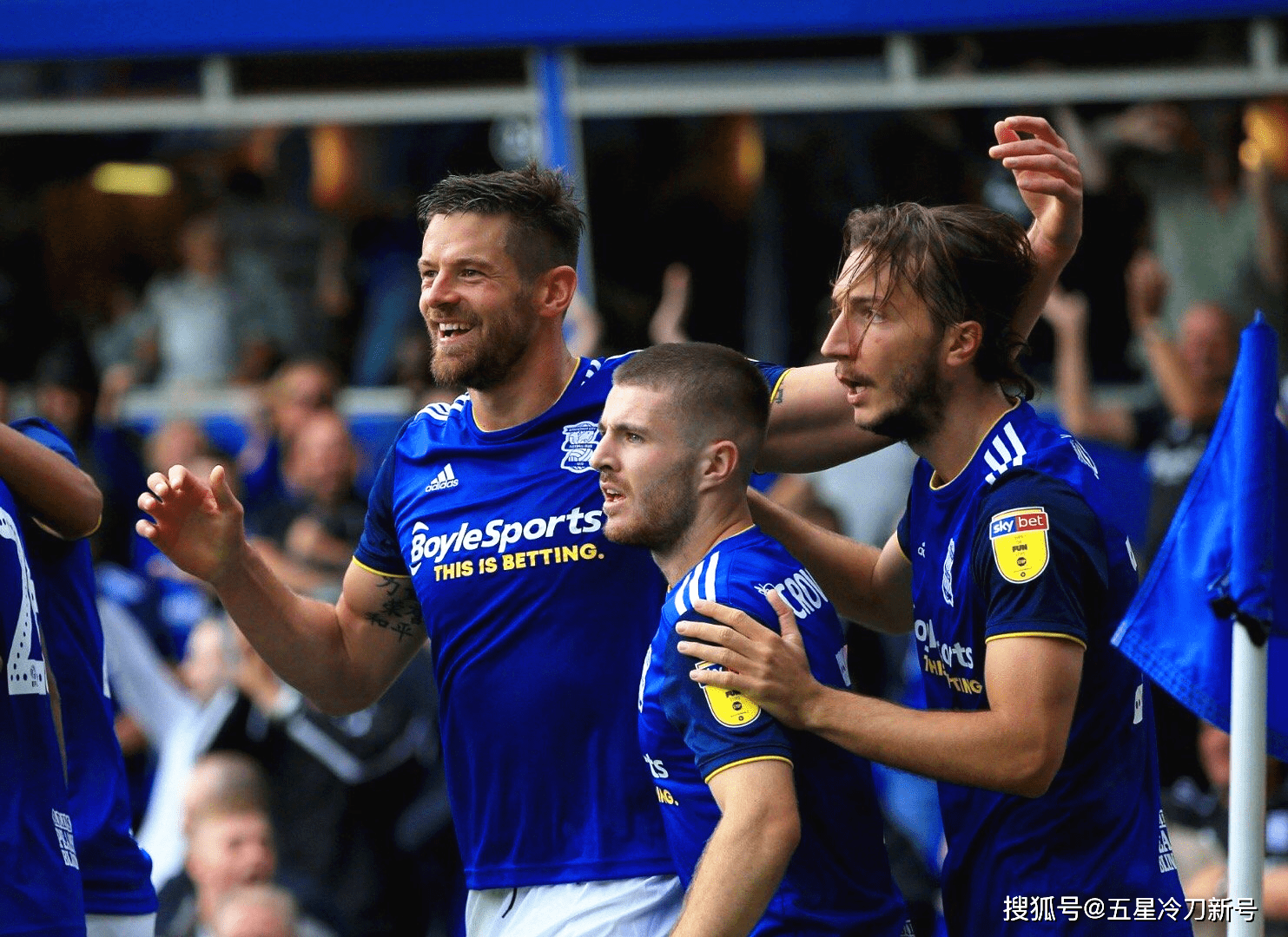 关于雷丁主场大捷!实现连胜,追赶领先的信息 关于雷丁主场大捷!实现连胜,追赶领先的信息