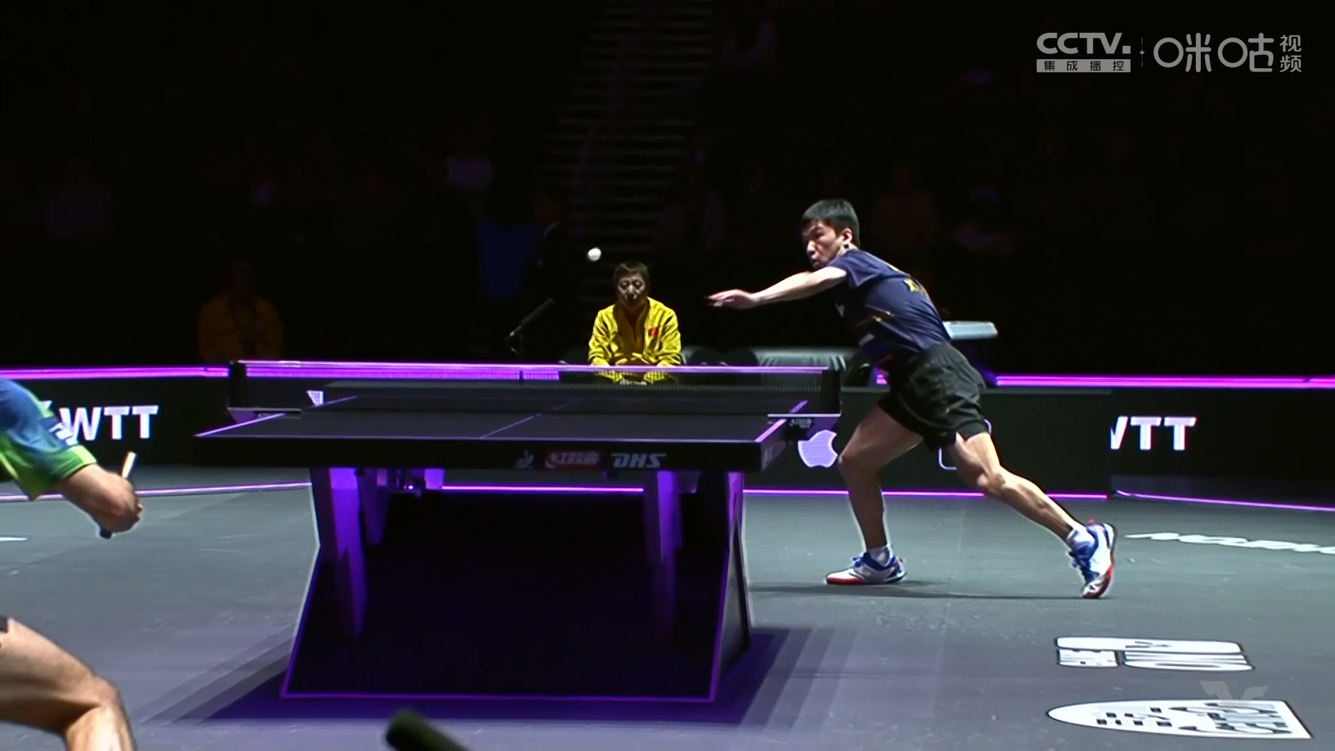 关于强劲对手在比赛中逐渐拉大差距,领先优势明显的信息 关于强劲对手在比赛中逐渐拉大差距,领先优势明显的信息