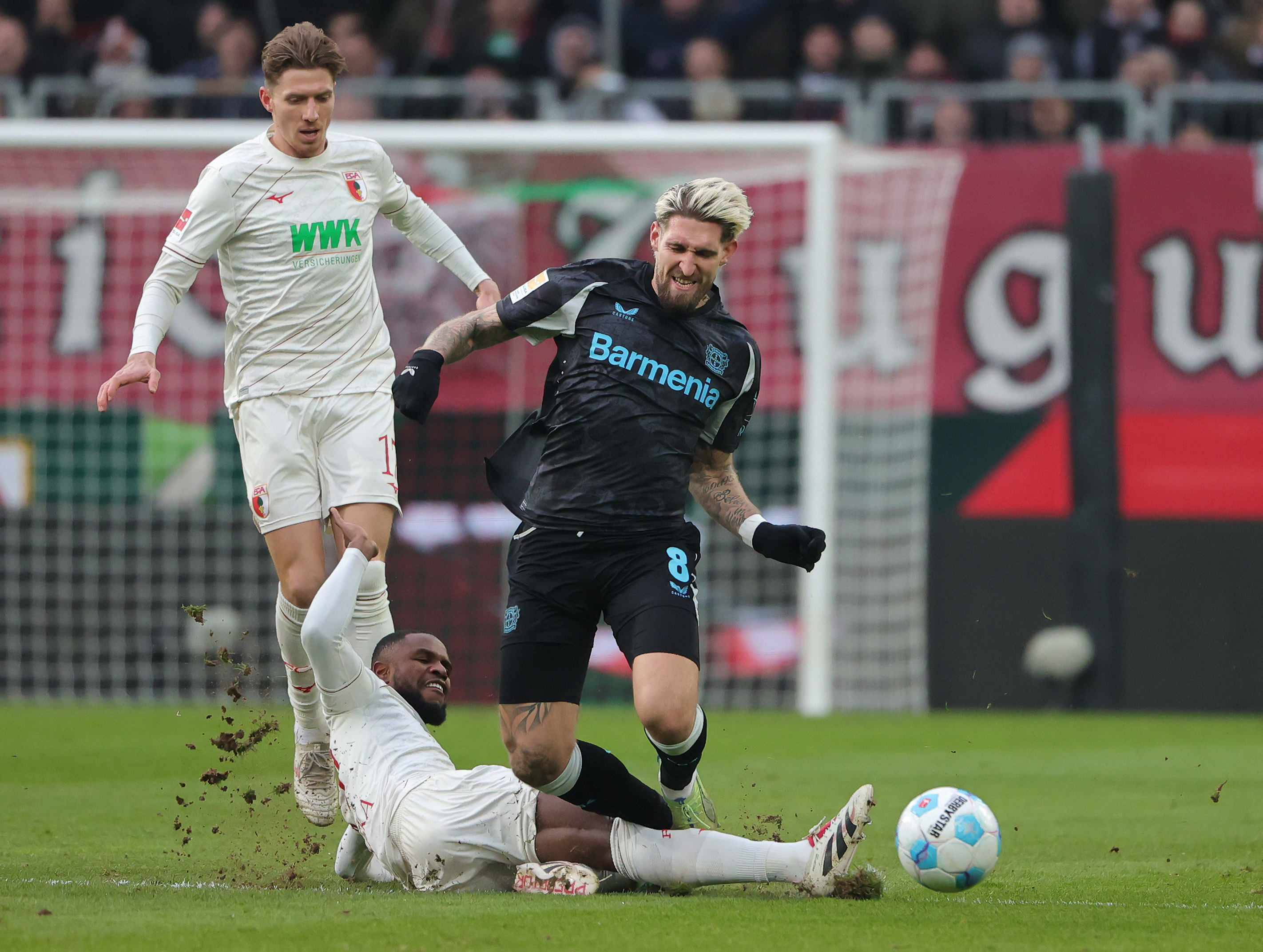 奥格斯堡小将表现出色,成为球队新希望 奥格斯堡小将表现出色,成为球队新希望