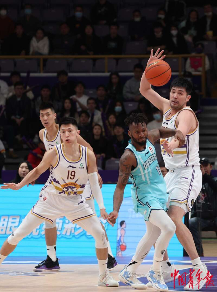 青岛大胜,豪取胜利势不可挡的简单介绍 青岛大胜,豪取胜利势不可挡的简单介绍