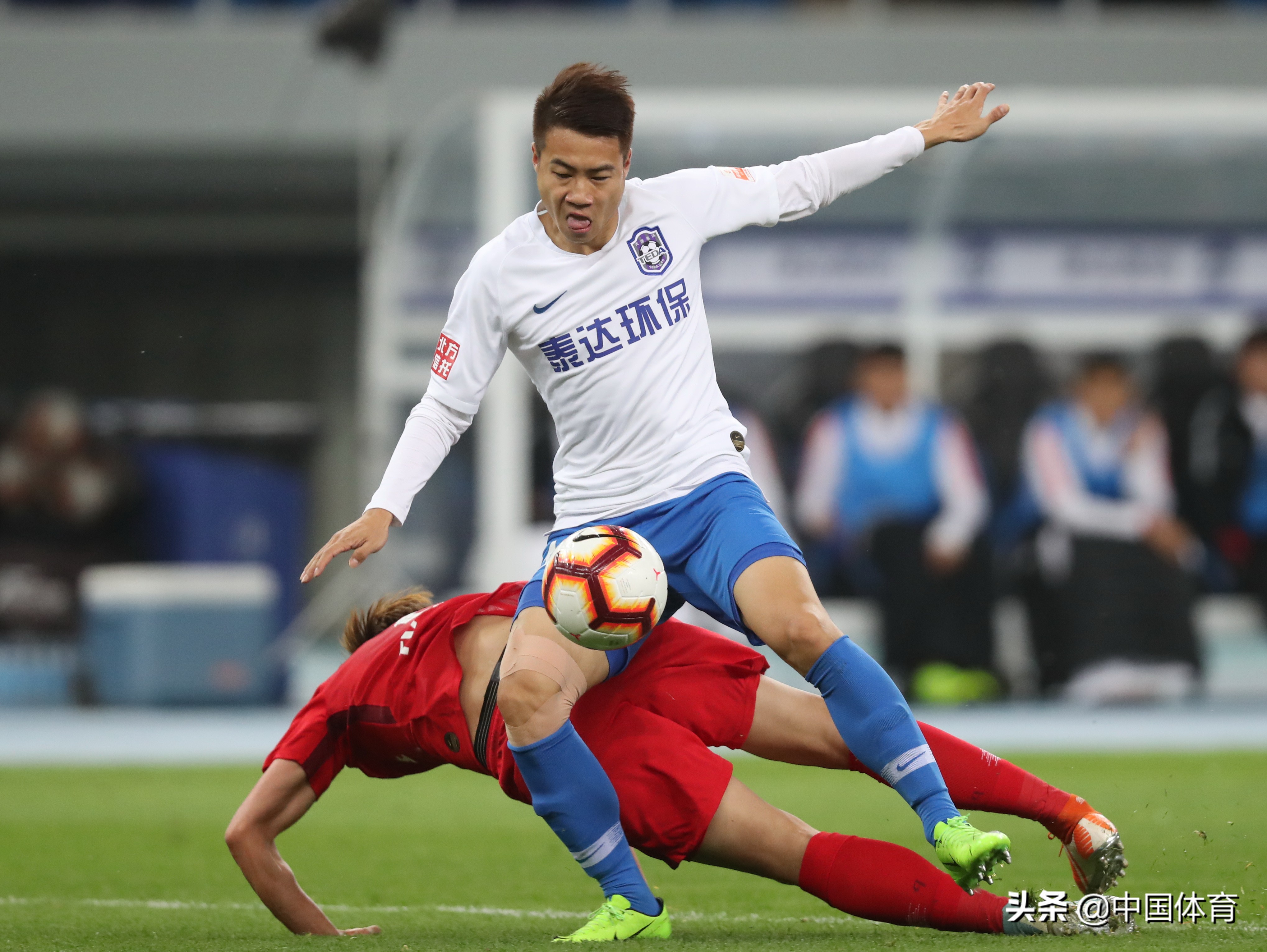 体坛风云:天津泰达奋力战胜对手的简单介绍 体坛风云:天津泰达奋力战胜对手的简单介绍